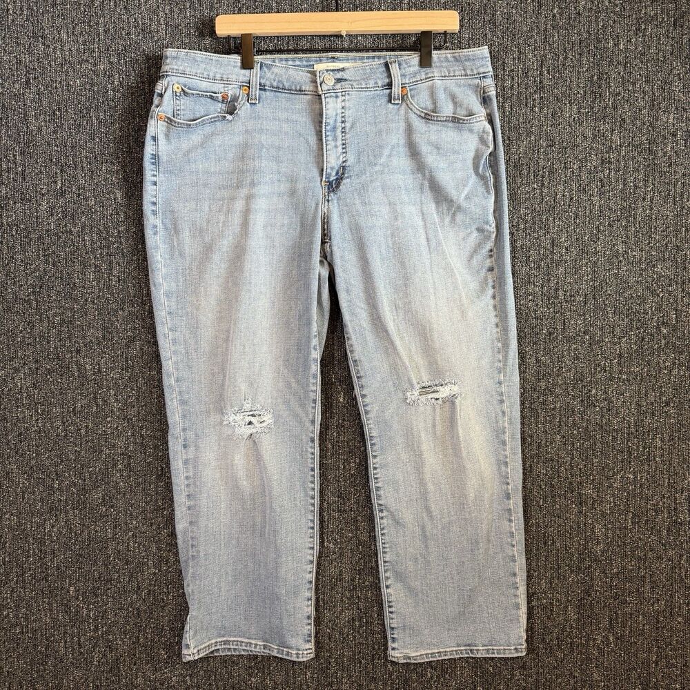 Levi's Boyfriend Jeans Womens Sz 18W Light Wash Distressed Ripped Denim Mid Rise